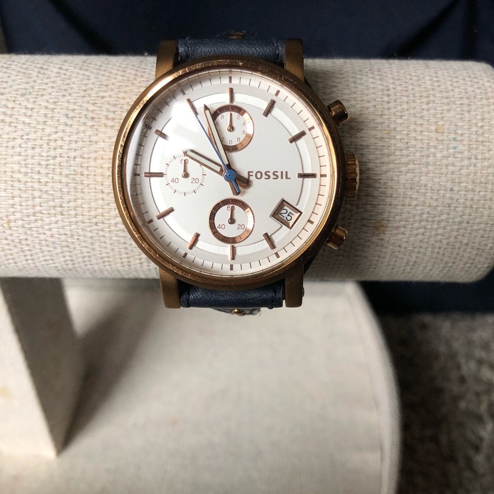 Navy and rose gold fossil watch